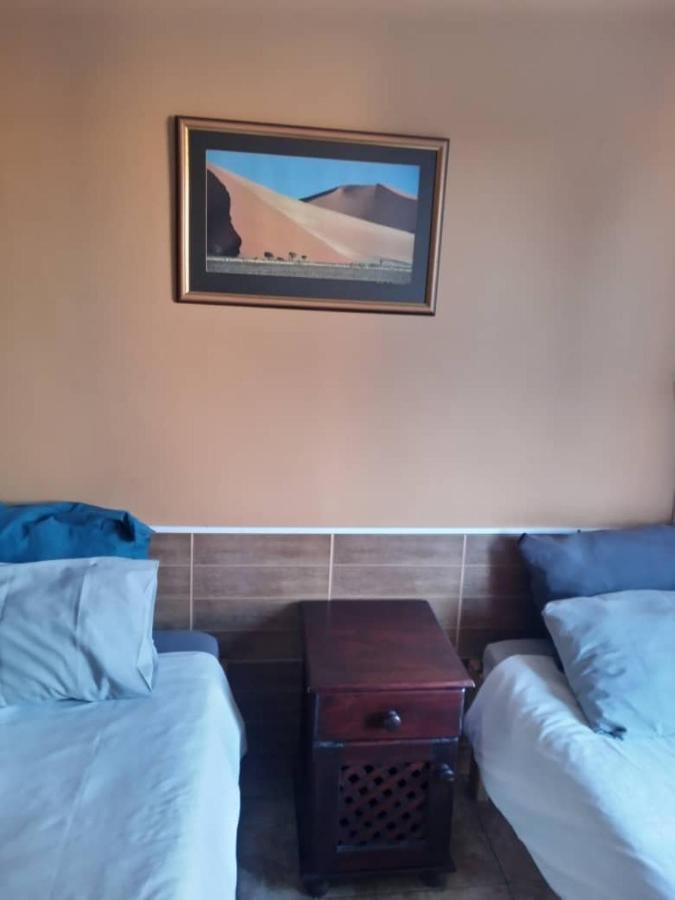 Skippers Backpackers Cc Walvis Bay Eksteriør billede